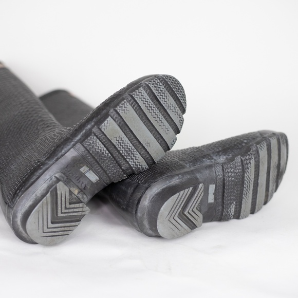 Hunter Gray Snakeskin Tall Rain Boots Size 5 – Flaws - Picture 9 of 11